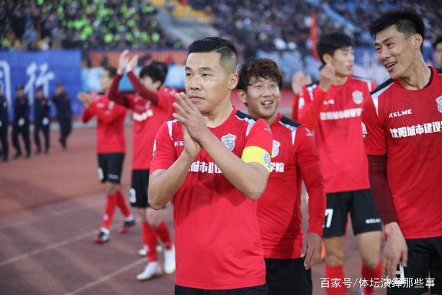 陈盈骏17+10崔永熙17分 广州再胜青岛晋级八强